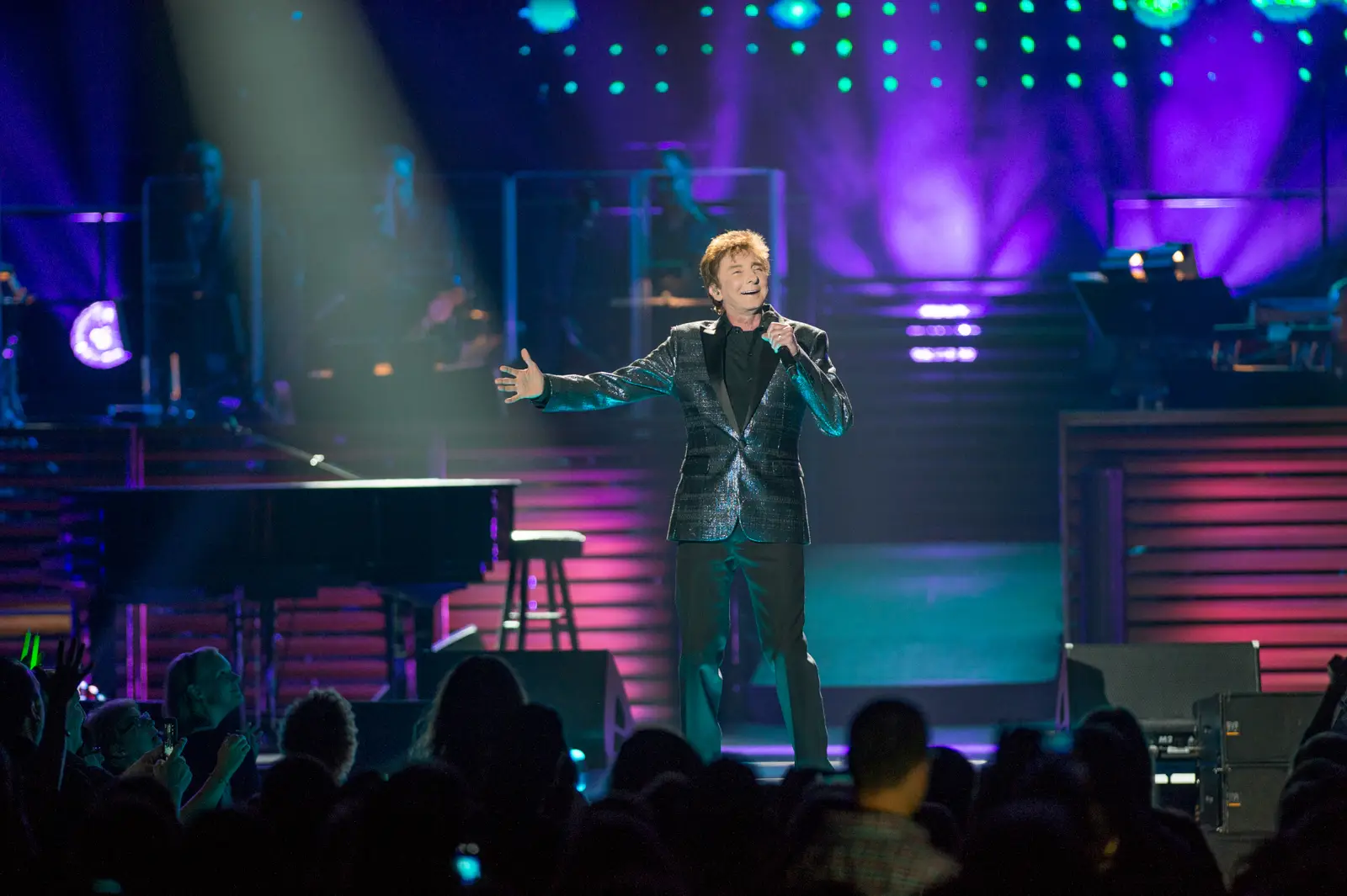 Barry Manilow at Gas South District