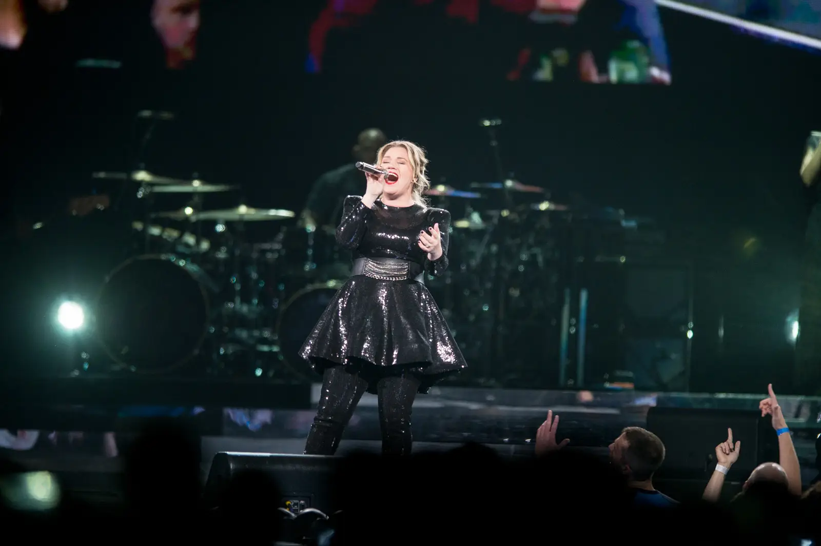 Kelly Clarkson at Gas South District